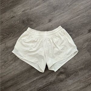 Lululemon Hotty Hot Low-Rise Lined Shorts 4”